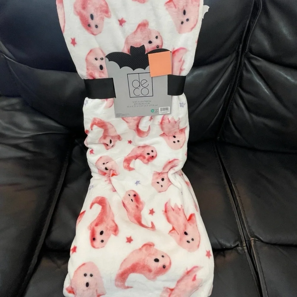 Deco Summerween/Halloween Pink Ghosts Plush Throw